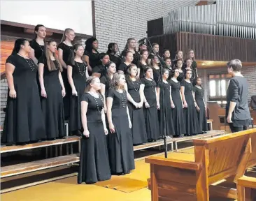  ?? > Foto’s: Verskaf ?? Hoërskool Nelspruit se Bel Canto Meisieskoo­r.