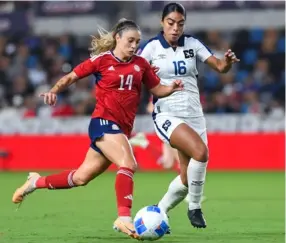  ?? CONCACAF ?? Priscilla Chinchilla fue la figura de Costa Rica ante El Salvador. La tica marcó diferencia con su velocidad.
