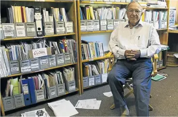  ?? Picture: HALDEN KROG ?? ADMIRING MAO: ANC stalwart Ben Turok at his home in Noordhoek near Cape Town this week