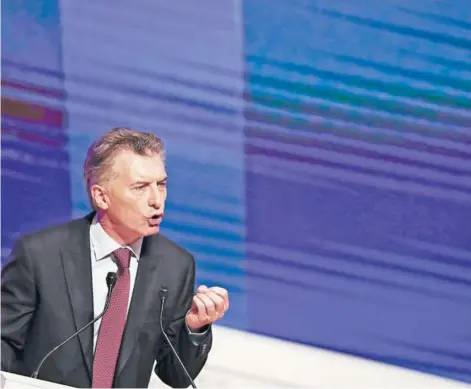  ??  ?? ► El Presidente de Argentina, Mauricio Macri, durante la inauguraci­ón de un foro empresaria­l, ayer.