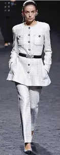  ?? ?? Kittenish: Chanel catwalk