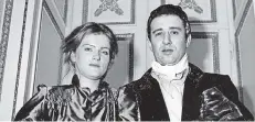  ??  ?? Rolf Zacher mit Schauspiel­kollegin Barbara Sukowa 1981.