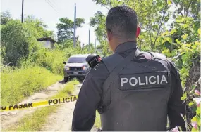  ??  ?? Intoleranc­ia. La pareja caminaba rumbo a la vivienda de la mujer cuando se generó la discusión. El hombre no tenía antecedent­es ni pertenecía a pandillas.