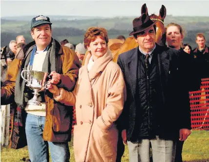  ?? Alun Sedgmore ?? > Bert Lavis, right, at Erw Lon in 1997, with the winning connection­s of Radio Days
