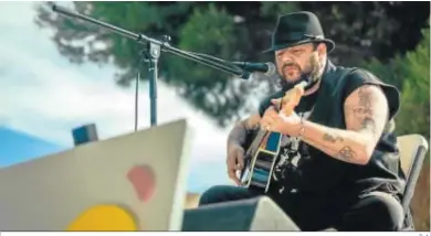  ?? D. A. ?? El vocalista de Marea sorprendió cantando cuatro canciones al finalizar el acto.