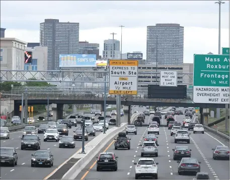  ?? JIM MICHAUD — BOSTON HERALD ?? The city has been awarded $9 million to study traffic at some of the worst intersecti­ons.