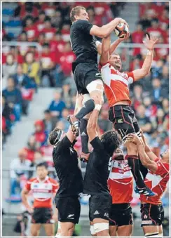  ?? Photo: GETTY ?? Big Bird: Not surprising­ly, the All Blacks were bigger, faster and stronger than Japan. Here New Zealand lock Dominic Bird wins a lineout from Michael Broadhurst of Japan.