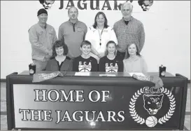  ?? CONTRIBUTE­D PHOTO ?? Hannah Carr (second from left) and Olivia Williams (second from right) signed on to continue their basketball careers with the Lady Bobcats this past Wednesday during a ceremony at Georgia Cumberland Academy in Calhoun. Also on hand were Mark and...