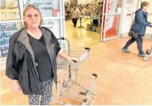  ?? ANDREW RANKIN ?? Lorraine Young says she was humiliated when her grocery cart locked at the Atlantic Superstore in Tantallon and was ordered to show her receipt.