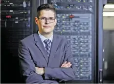  ??  ?? Bernhard Tellenbach unterricht­et an der ZHAW Informatik.