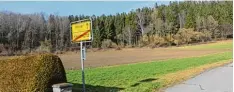  ?? Foto: A. Schmid ?? In Verlängeru­ng der Friedhofst­raße soll im nördlichen Teil des Baugebiets „Östlich der Straße am Sandberg“weiterer Baugrund erschlosse­n werden.