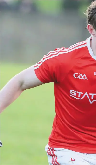  ?? Pictures: Paul Connor ?? Bevan Duffy in posession for Louth during Sunday’s game against Longford in Drogheda.