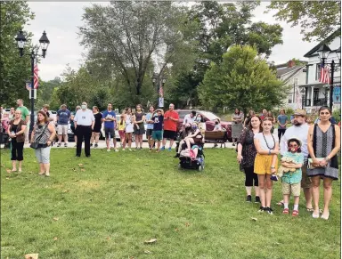  ?? Sandra Diamond Fox / Hearst Connecticu­t Media ?? About 100 people came out to the New Milford Green Friday to see the culminatio­n of the "My Heart Beats For" initiative.