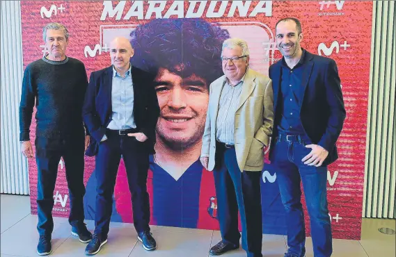  ?? FOTOS: MANEL MONTILLA ?? Pichi Alonso, Julio Maldonado, Josep Maria Minguella y Roberto Rodríguez ayer en la presentaci­ón en Barcelona de “Fútbol Club Maradona”