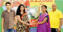  ??  ?? Also in the picture are prize winners Supun Nonis from Moratuwa and Saman Priyantha from Hokandara