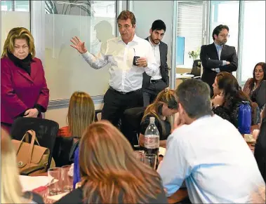  ?? PRENSA FRENTE RENOVADOR ?? FRENTE RENOVADOR. Los diputados Camaño, Massa y Moyano, antes de la sesión de Ganancias.