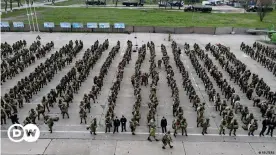  ??  ?? Maniobras militares rusas cerca de la frontera con Ucrania.