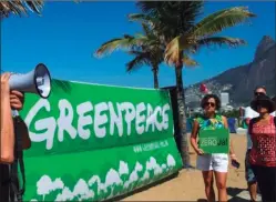  ??  ?? GREENPEACE. Denuncia contra el director en Argentina.