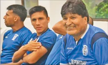  ?? ?? EVO MORALES. El ex presidente boliviano, máximo directivo de Atlético Palmaflor, habló de ‘mafias’. Fernando Costa, titular de la FBF, paró el fútbol.
