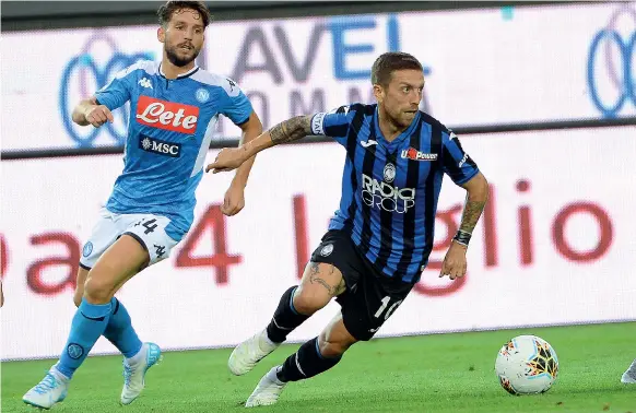  ??  ?? Alejandro «Papu» Gomez è stato l’ispiratore del gol di Pasalic. Con la settima vittoria consecutiv­a l’Atalanta sale a quota 60 punti in classifica