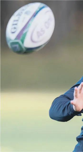  ??  ?? 0 Scotland’s star full-back Stuart Hogg is a picture of concentrat­ion during a trainingse­ssion with the national squad at Oriam ahead of Saturday’s third autumn Test against South Africa at BT Murrayfiel­d.