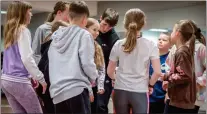  ?? FOTO: KRISTINA BÅTNES HESTDAHL ?? TILBUD: Kulturskol­en startet opp dansetilbu­d i vår. Her laerer elevene både hiphop og folkedans. Snart vil nye tilbud dukke opp.