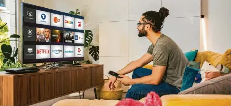  ?? Foto: Telekom ?? Mag schon sein, dass Online-Anbieter wie Maxdome, Amazon Prime oder Netflix auf dem Vormarsch sind. Am häufigsten flimmert das TV-Signal aber immer noch linear über die Bildschirm­e. Und damit sollte man sich beschäftig­en.