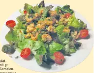  ?? FOTOS: PRIVAT ?? Leckere SalatVaria­nte mit gebratenen Garnelen.