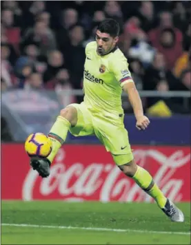  ?? / MANU FERNÁNDEZ (AP) ?? Luis Suárez, en el partido ante el Atlético.