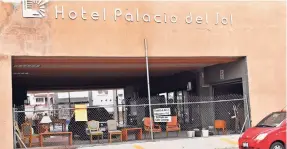  ?? ?? Actualment­e se remata parte del mobiliario del edificio que se convirtió en un ícono en la zona Centro