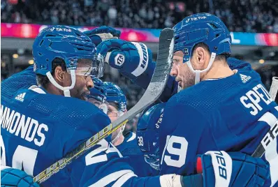  ?? JULIAN AVRAM GETTY IMAGES FILE PHOTO ?? The Maple Leafs have three veterans on their team who have played 1,000 NHL games but haven’t won the Stanley Cup. Two of them are Wayne Simmonds, left, and Jason Spezza. The third is defenceman Mark Giordano.