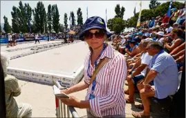  ?? (Photo Dominique Leriche) ?? La scientifiq­ue Valérie Feschet étudie et dissèque ce jeu populaire depuis dix ans. Avec la plus grande rigueur.