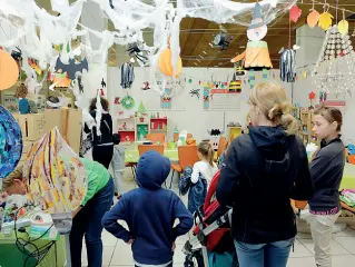  ??  ?? La festaI bimbi durante un momento di gioco alla fiera del «Trentino dei bambini» al Briamasco. Molti i giochi e i laboratori organizzat­i per i più piccoli