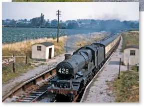  ?? T.B. OWEN/ COLOUR RAIL ?? ‘Castle’ No. 5021 Whittingto­n Castle passes through the same spot on July 25 1959.