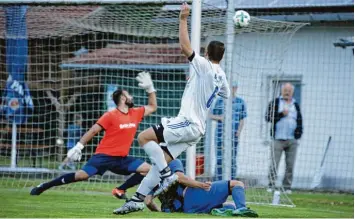  ?? Foto: Julian Leitenstor­fer ?? Der FC Penzing bestreitet heute sein viertes Spiel in der Bezirkslig­a. Ist die Chancenver­wertung in Berg diesmal besser als in der Vorwoche gegen Planegg Krailling?