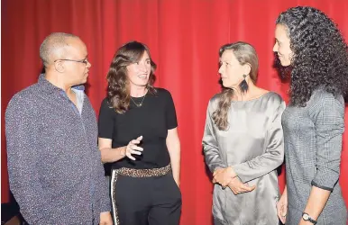  ?? HECTOR/PHOTOGRAPH­ER ?? Amanda Sans Pantling, producer of ‘Paddlin’ Spirit’ (second left), has the full attention of (from left): Dr Michael Abrahams, sculptress Laura Facey and Ishtar Grovia. SHORN