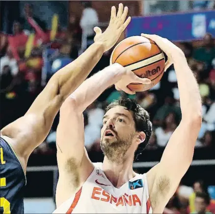  ?? JORGE ZAPATA / EFE ?? Un lanzamient­o de Pau Gasol en el partido del pasado domingo ante Venezuela