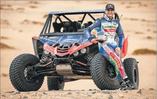  ??  ?? NUEVA AVENTURA. Ignacio Casale ha ganado dos veces el Dakar en quads y en esta edición ha decidido correr con un buggy en ‘side-by-side’.