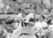  ?? [AP PHOTO] ?? Georgia quarterbac­k Jake Fromm fires a pass against Florida.