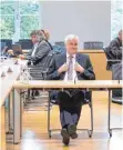  ?? FOTO: DPA ?? Seehofer am Donnerstag vor dem Landtagsau­sschuss.