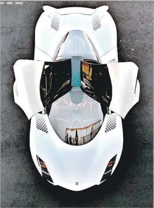  ?? Charlie Turner ?? CARBON fiber bodywork helps keep the SSC Tuatara at an aerodynami­c 2,750 pounds.