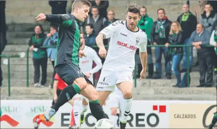  ?? FOTO: PEDRO URRESTI ?? Mucho líder El Albacete se llevó los tres puntos ante el Sestao River en el partido jugado ayer en Las Llanas