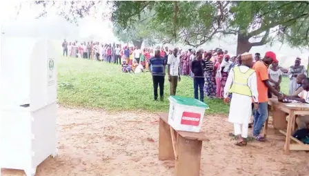  ??  ?? Cross section of voters at one of the polling units in Ijumu LGA of Kogi State