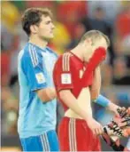  ?? AFP ?? Casillas e Iniesta, en 2010