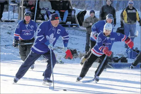  ?? CAROLE MORRIS-UNDERHILL ?? Retired NHL star Wendel Clark drew Toronto Maple Leafs fans to Windsor Jan. 27. He took part in numerous autograph sessions, played shinny on ice, and told stories at the local hockey heritage banquet.