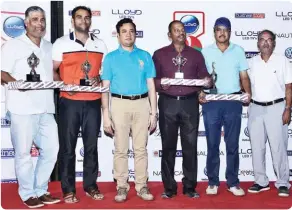  ??  ?? Runner-up team (Shahmir Ahsan, Sankeerth N, Venkat Ravilla and Sudhakar Athota) with S. Sam, IOCL & Sree Nath Rao, Chairman, Tournament Committee, HGA