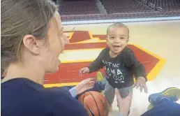  ?? CAL ATHLETICS ?? Cal coach Lindsay Gottlieb and her son, Jordan Gottlieb Martin, spend some time together during the Bears’ practice.