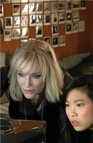  ?? Photos: Warner Bros ?? LATEST IN SERIES: Sandra Bullock, Sarah Paulson, Rihanna, Cate Blanchett and Awkwafina in a scene from the movie Ocean's 8.