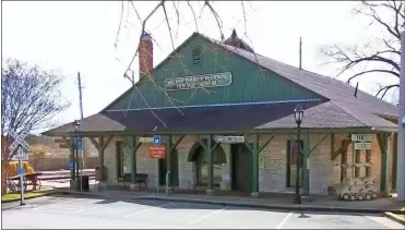  ?? Catherine Edgemon ?? The Walker County Regional Heritage Museum is located in the former Chickamaug­a depot.