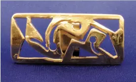  ?? ?? A rectangula­r ring, one of the 30 pieces of jewellery and 20 status taken in the robbery. Photograph: Vittoriale degli Italiani